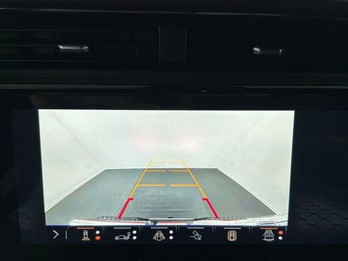 Used 2024 GMC Sierra 1500 AT4 w/ Technology Package image 27