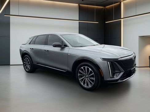Certified 2024 Cadillac Lyriq Sport RWD image 8