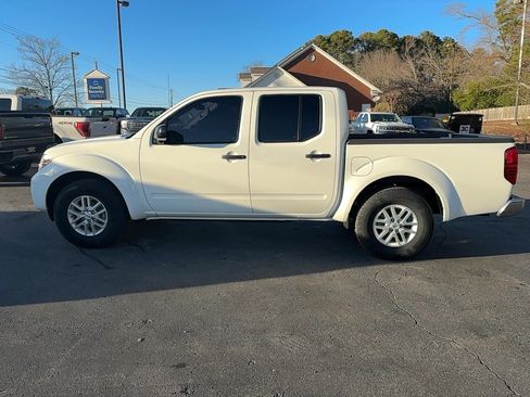 Used 2019 Nissan Frontier SV image 8