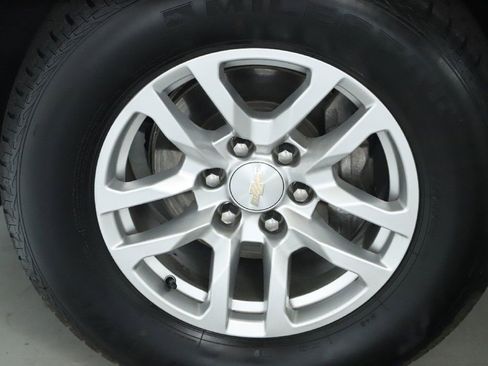 Used 2023 Chevrolet Suburban LT image 39