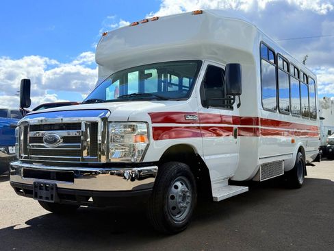 Used 2016 Ford E-450 and Econoline 450 Super Duty w/ Shuttle Bus Prep Package RWD image 2