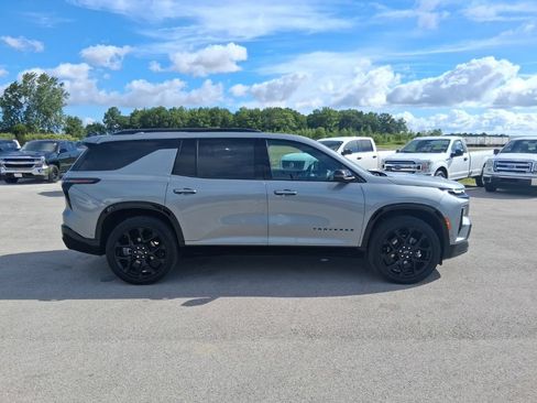 Used 2024 Chevrolet Traverse RS w/ LPO, Floor Liner Package AWD/4WD image 5