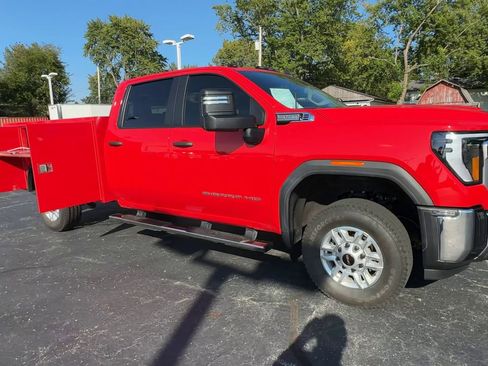 Certified 2024 GMC Sierra 2500 Pro w/ Convenience Package image 2