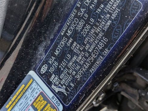 Used 2017 Kia Forte LX image 28