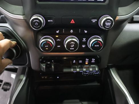 Used 2019 RAM 1500 Big Horn AWD/4WD image 29
