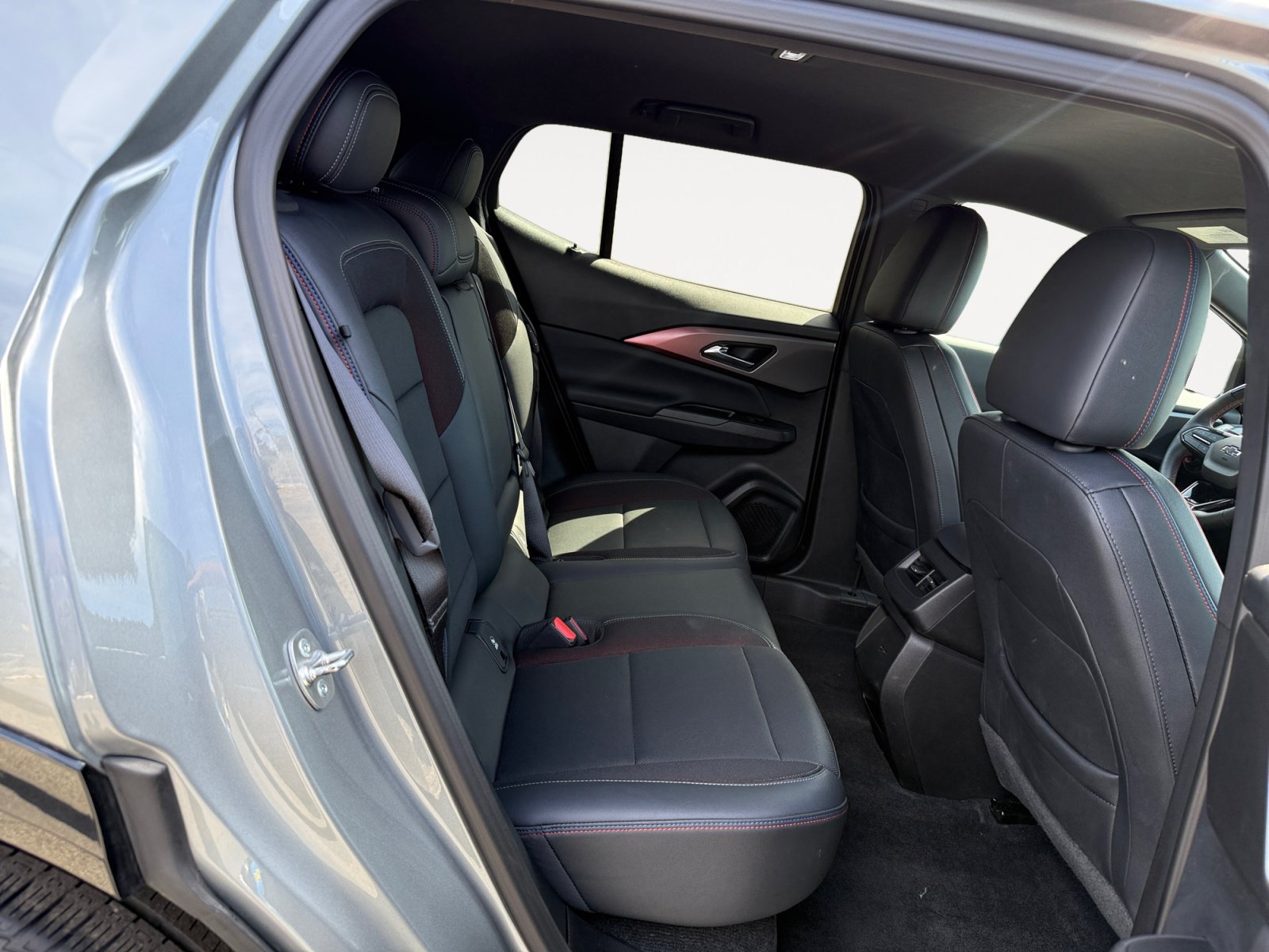 Used 2024 Chevrolet Equinox EV RS FWD image 18