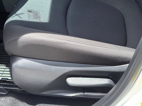 Used 2025 Toyota RAV4 LE AWD/4WD image 5
