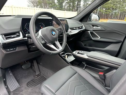 Used 2025 BMW X1 xDrive28i w/ Technology Package image 15