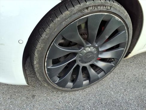 Used 2022 Tesla Model 3 Performance AWD/4WD image 4