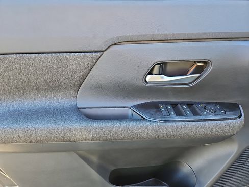 New 2026 Nissan Kicks SV w/ Charging Package image 9