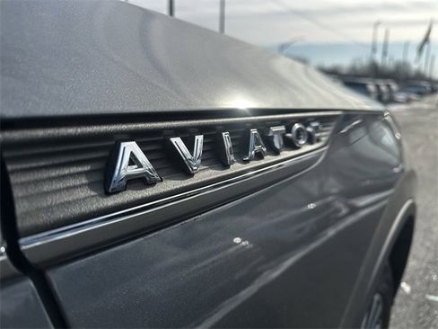 Certified 2023 Lincoln Aviator Reserve w/ Equipment Group 201A image 47