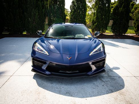 Used 2025 Chevrolet Corvette Stingray Coupe w/ Body-Colour Dual Roof Package RWD image 3