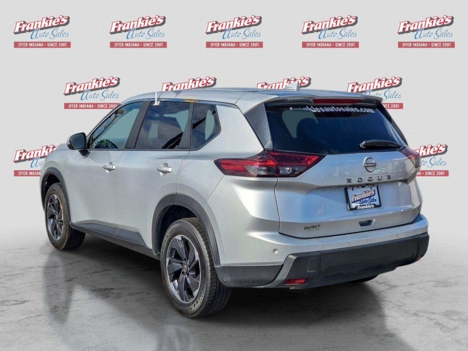 Used 2025 Nissan Rogue SV FWD image 3
