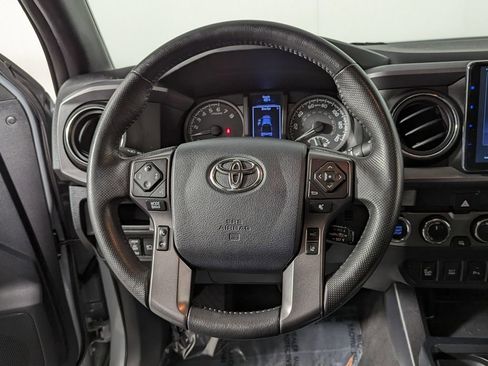 Used 2019 Toyota Tacoma TRD Off-Road image 38