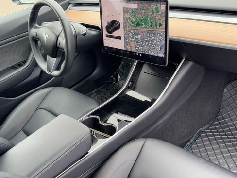 Used 2018 Tesla Model 3 Long Range image 9