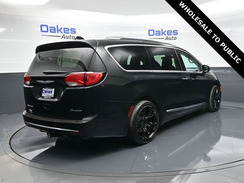 Used 2018 Chrysler Pacifica Limited w/ Advanced Safetytec Group image 8