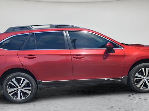 Used 2019 Subaru Outback 3.6R Limited w/ Popular Package #2 AWD/4WD image 2