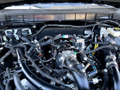 Used 2024 Ford Bronco Wildtrak AWD/4WD image 29