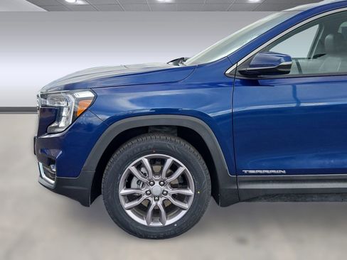 Used 2022 GMC Terrain SLT w/ Infotainment Package II image 18