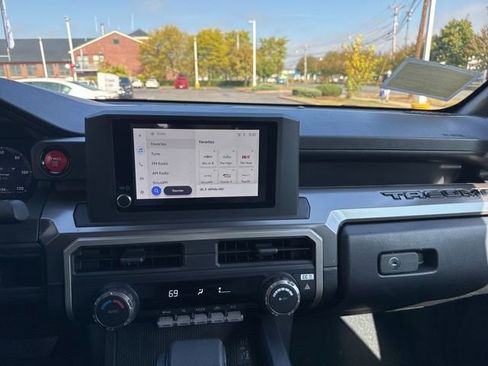 Used 2024 Toyota Tacoma TRD Off-Road image 12