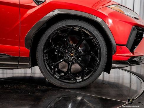 Used 2023 Lamborghini Urus Performante AWD/4WD image 25