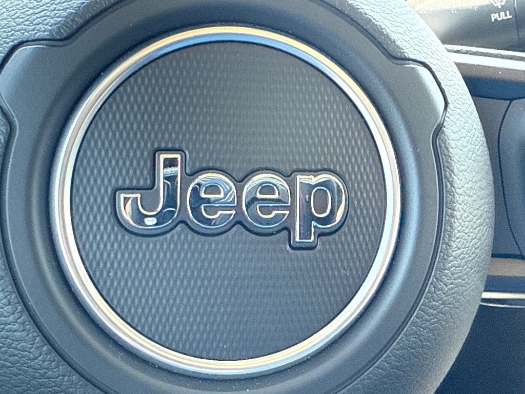 New 2025 Jeep Gladiator Sport AWD/4WD image 31