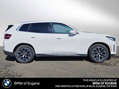 Used 2025 BMW X3 xDrive30i w/ Premium Package AWD/4WD image 2