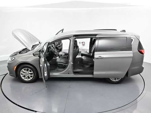 Used 2025 Chrysler Pacifica Select FWD image 68