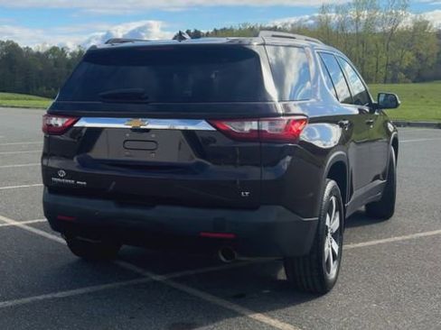 Used 2021 Chevrolet Traverse LT w/ LT Premium Package AWD/4WD image 8