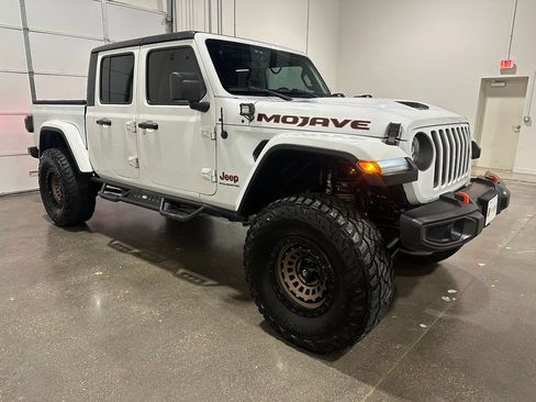Used 2023 Jeep Gladiator Mojave w/ LED Lighting Group AWD/4WD image 3