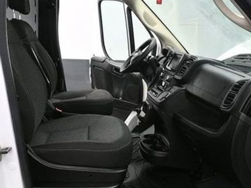 Used 2024 RAM ProMaster 2500 w/ Convenience Group image 10