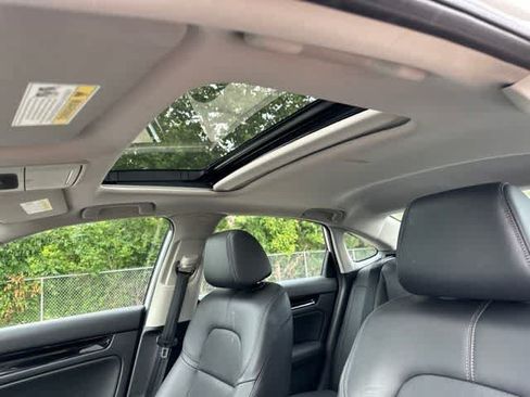 Used 2023 Honda Civic Touring image 6