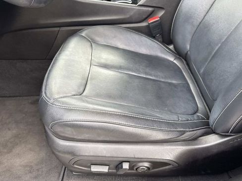 Used 2023 Jeep Grand Cherokee Limited w/ Black Appearance Package image 19