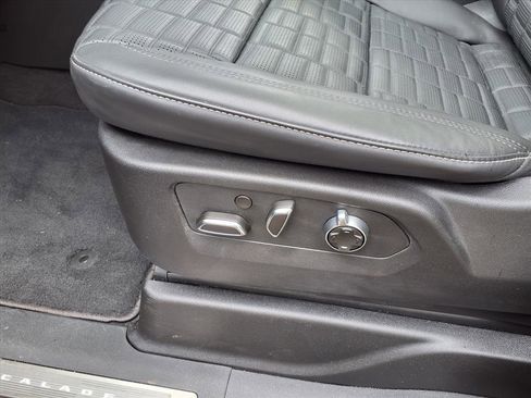 New 2024 Cadillac Escalade Premium Luxury Platinum w/ Heavy-Duty Trailer Package image 17