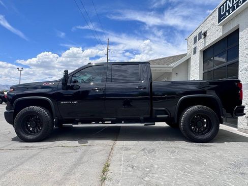 Used 2025 Chevrolet Silverado 3500 LTZ w/ LTZ Plus Package AWD/4WD image 9