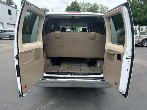 Used 2012 Ford E-350 and Econoline 350 XLT RWD image 15