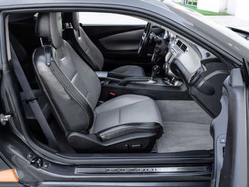 Used 2013 Chevrolet Camaro SS RWD image 38