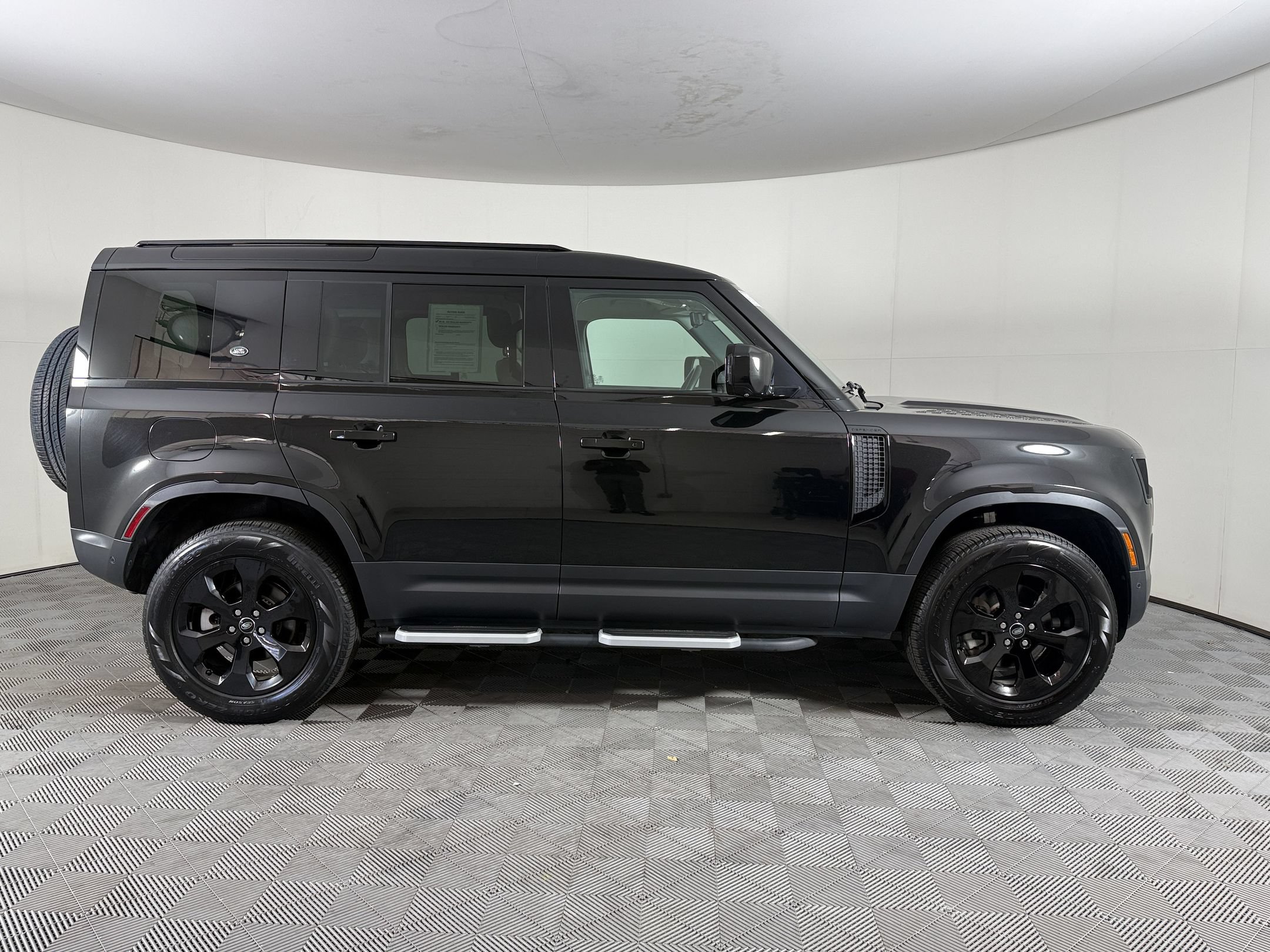 Used 2024 Land Rover Defender 110 S AWD/4WD image 8