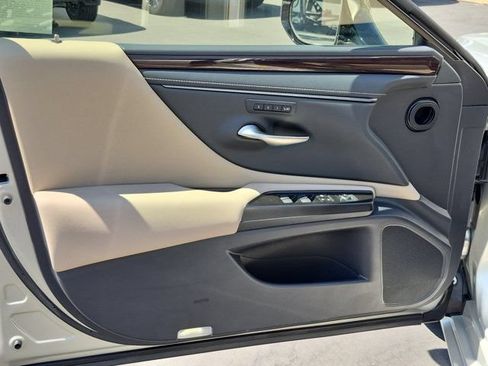 Used 2019 Lexus ES 300h w/ Premium Package FWD image 14