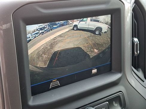 Used 2020 Chevrolet Silverado 1500 Custom w/ Custom Value Package image 16