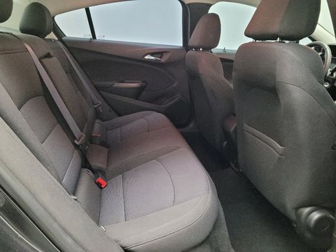 Used 2017 Chevrolet Cruze LT image 19