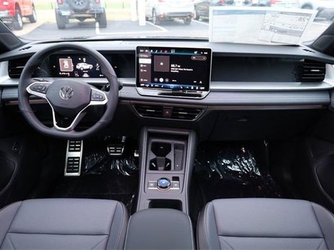 New 2026 Volkswagen Tiguan SE R-Line image 23