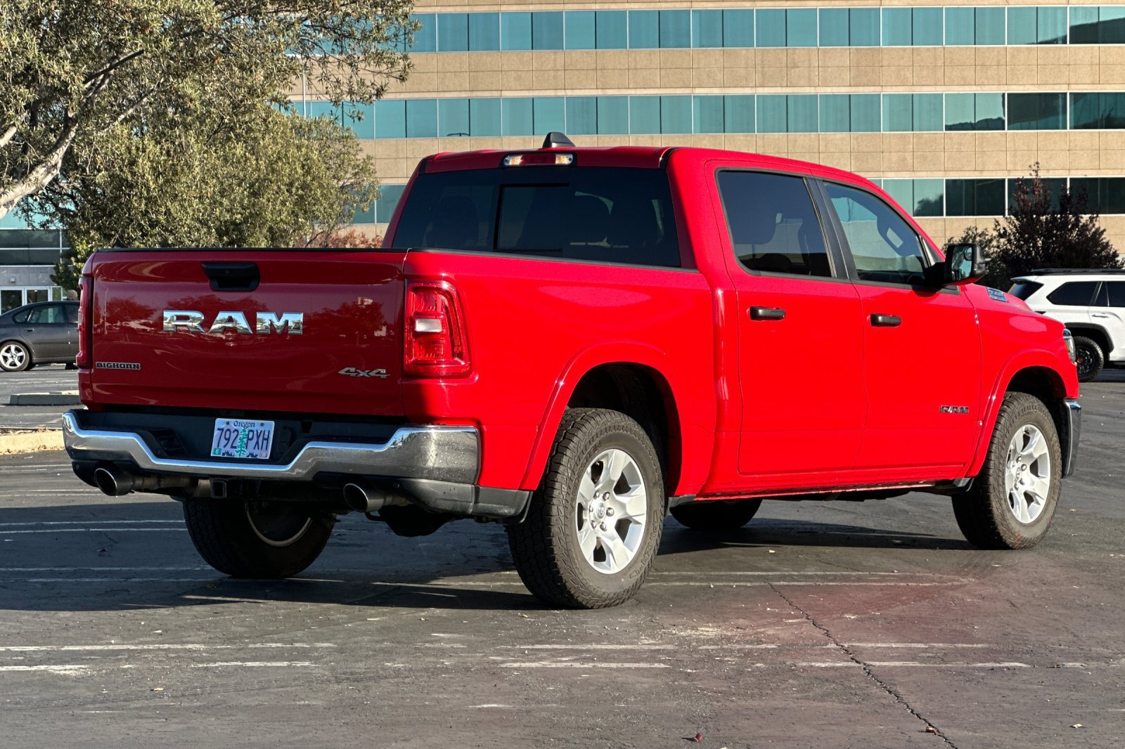 Used 2025 RAM 1500 Big Horn AWD/4WD image 4