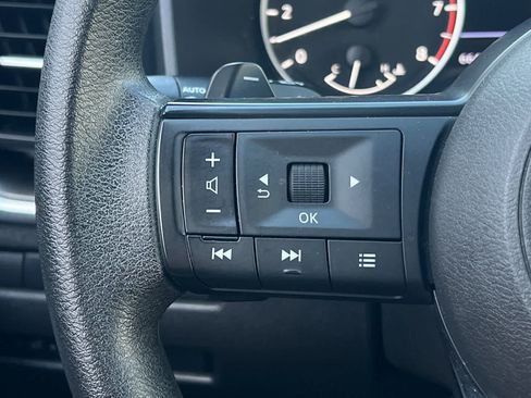 Used 2024 Nissan Rogue SV FWD image 31