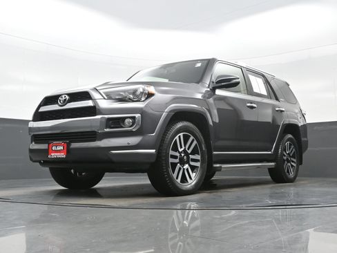 Used 2018 Toyota 4Runner Limited AWD/4WD image 30