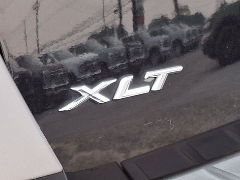 Used 2022 Ford Explorer XLT RWD image 30