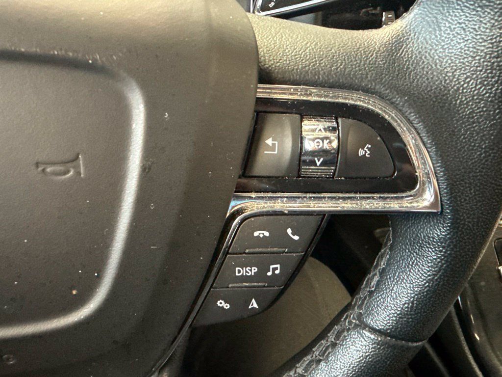 Used 2022 Lincoln Nautilus AWD image 16