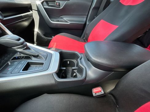 Certified 2025 Toyota RAV4 LE FWD image 25