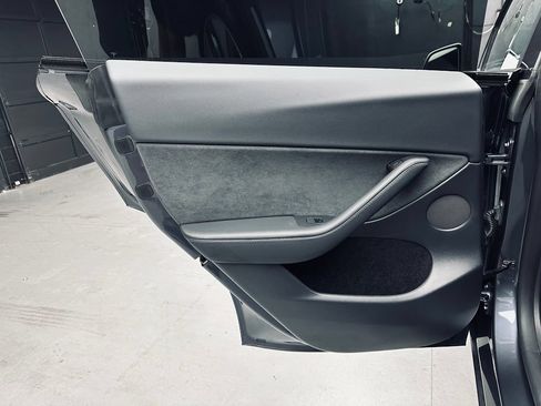 Used 2023 Tesla Model Y Long Range AWD/4WD image 27