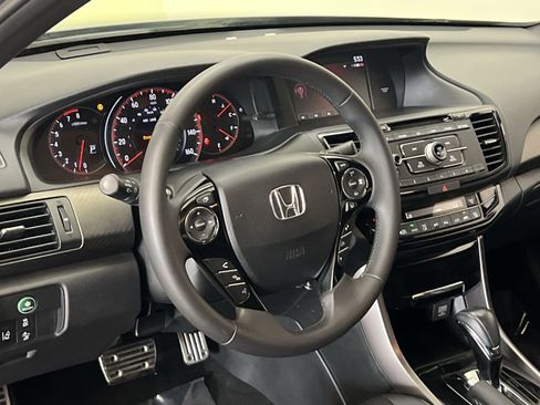 Used 2017 Honda Accord Sport image 15